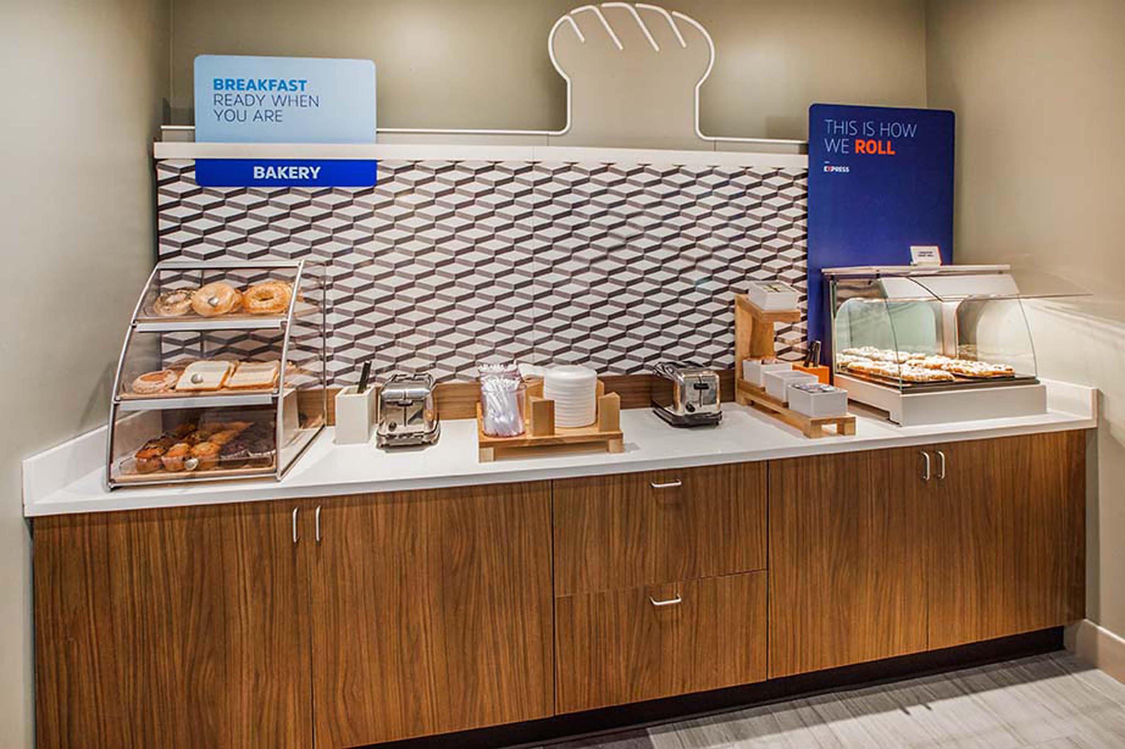 Holiday Inn Express Monticello By Ihg Exteriör bild